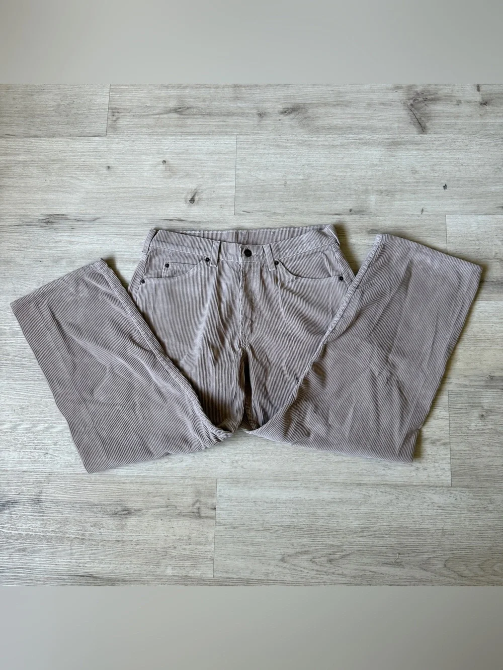 Vintage Levi’s 565 Loose Fit Wide Leg Corduroy Pants Made in USA Y2K Men’s
